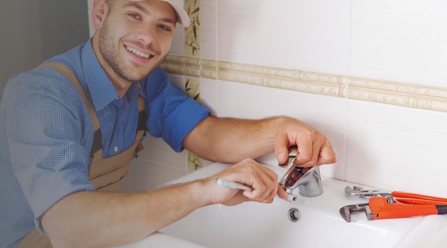 Handle or spout repair in Shelburn, IN